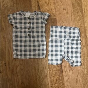 Lou Lou & Company newborn shortie set